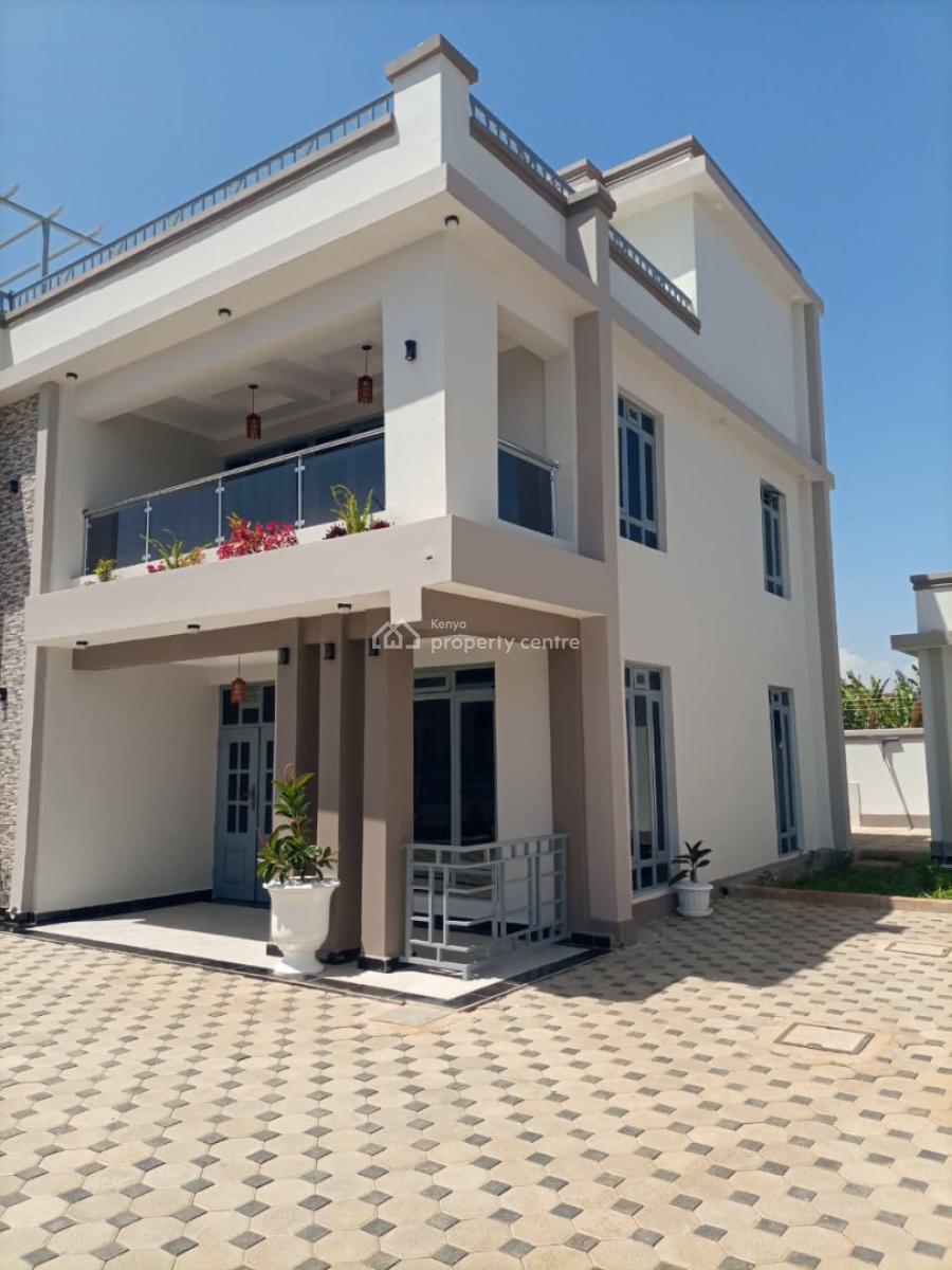 5 Bedroom House with Sq All Ensuite with Family Room in a Gated Estate, Ruiru, Ruiru, Kiambu, Townhouse for Sale