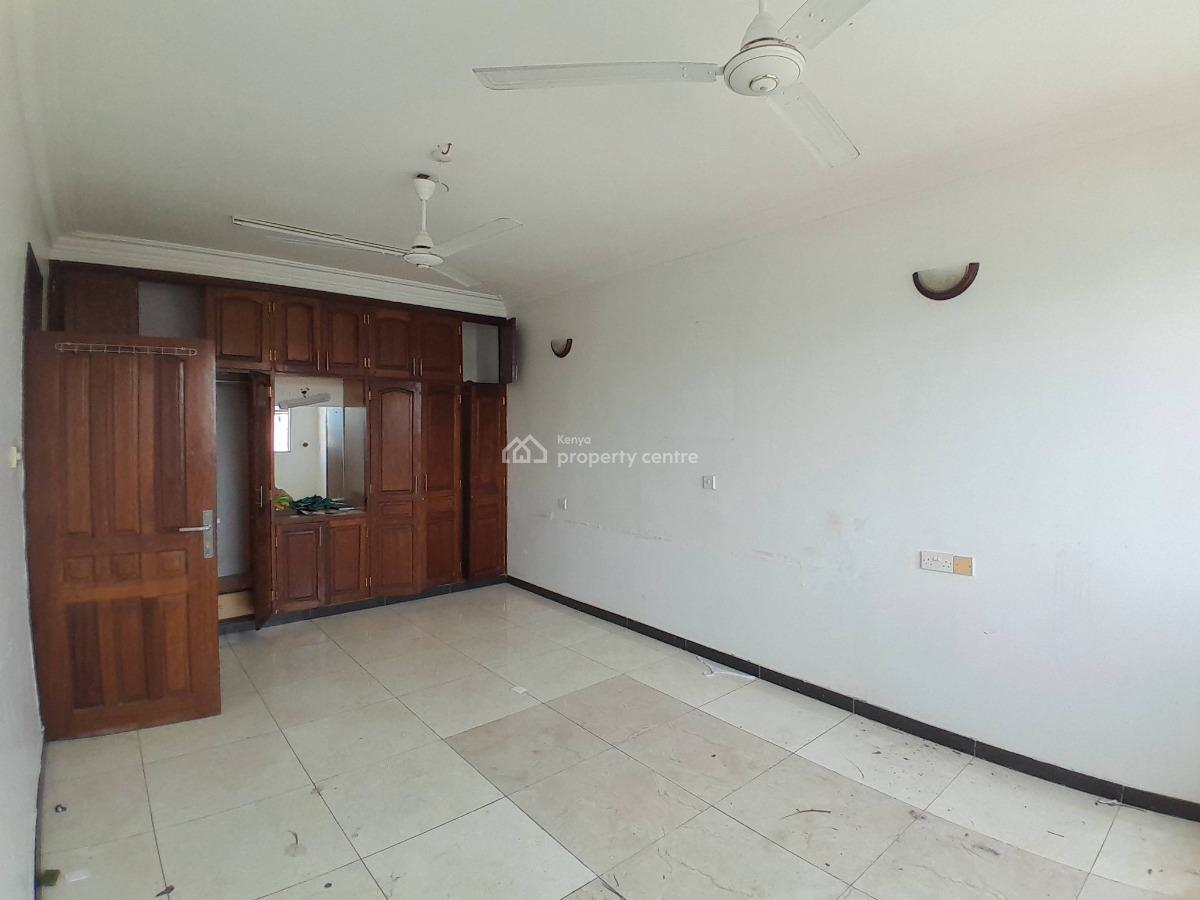 Spacious 3 Bedroom Apartment, 1 Master Ensuite, Ganjoni, Mombasa, Apartment for Rent