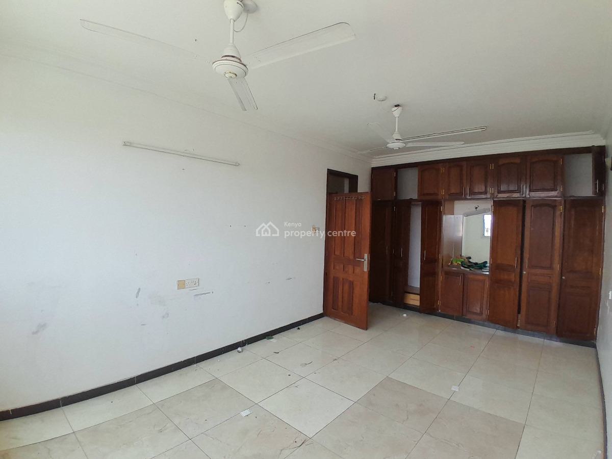 Spacious 3 Bedroom Apartment, 1 Master Ensuite, Ganjoni, Mombasa, Apartment for Rent