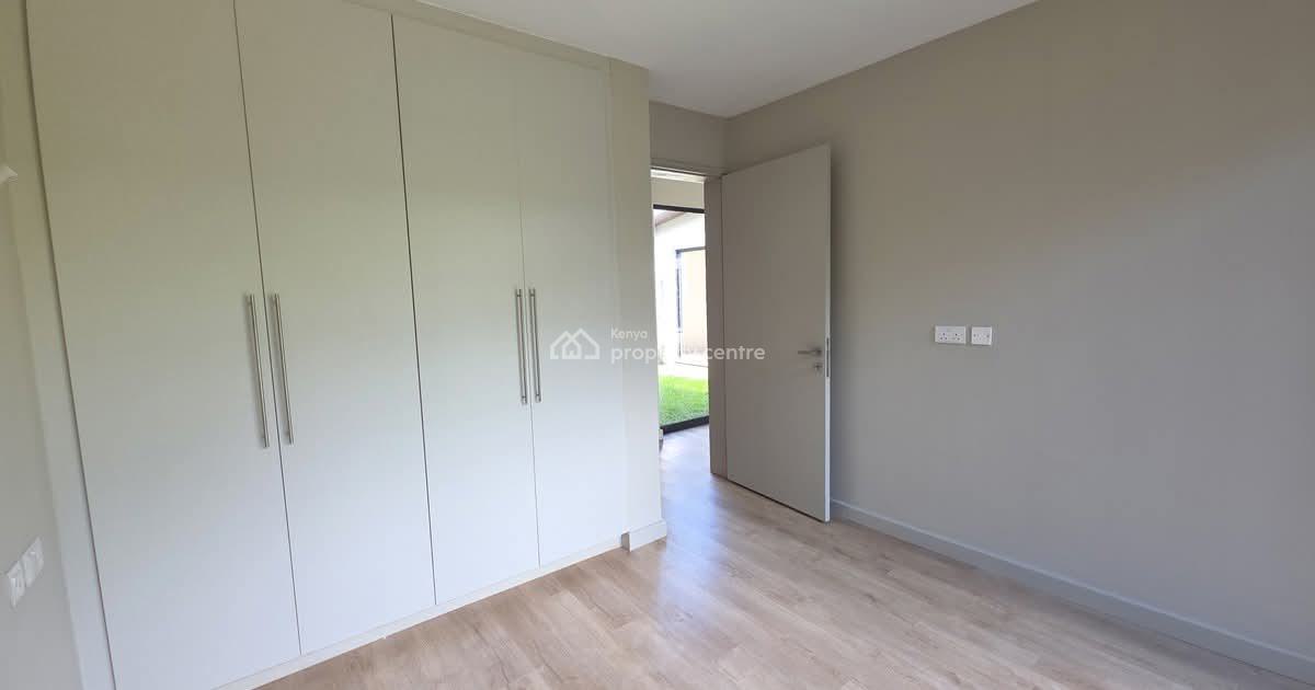 Charming 3 Bedrooms House Master Ensuite Plus Dsq with a Garden, Kiambu Road, Runda, Westlands, Nairobi, Terraced Bungalow for Rent