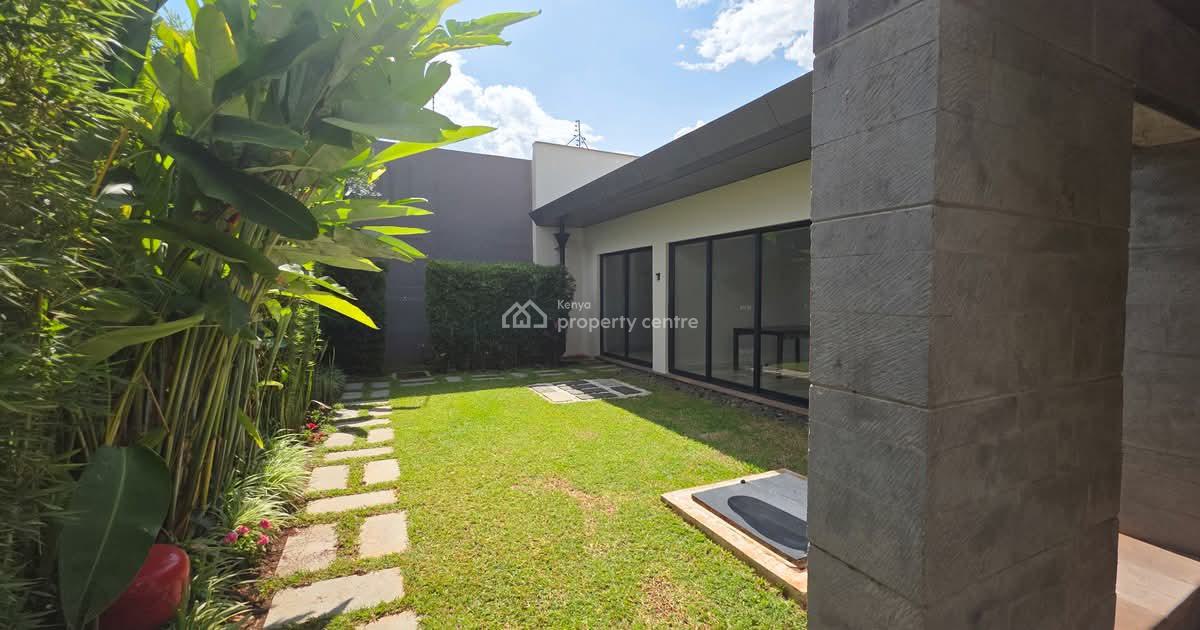 Charming 3 Bedrooms House Master Ensuite Plus Dsq with a Garden, Kiambu Road, Runda, Westlands, Nairobi, Terraced Bungalow for Rent