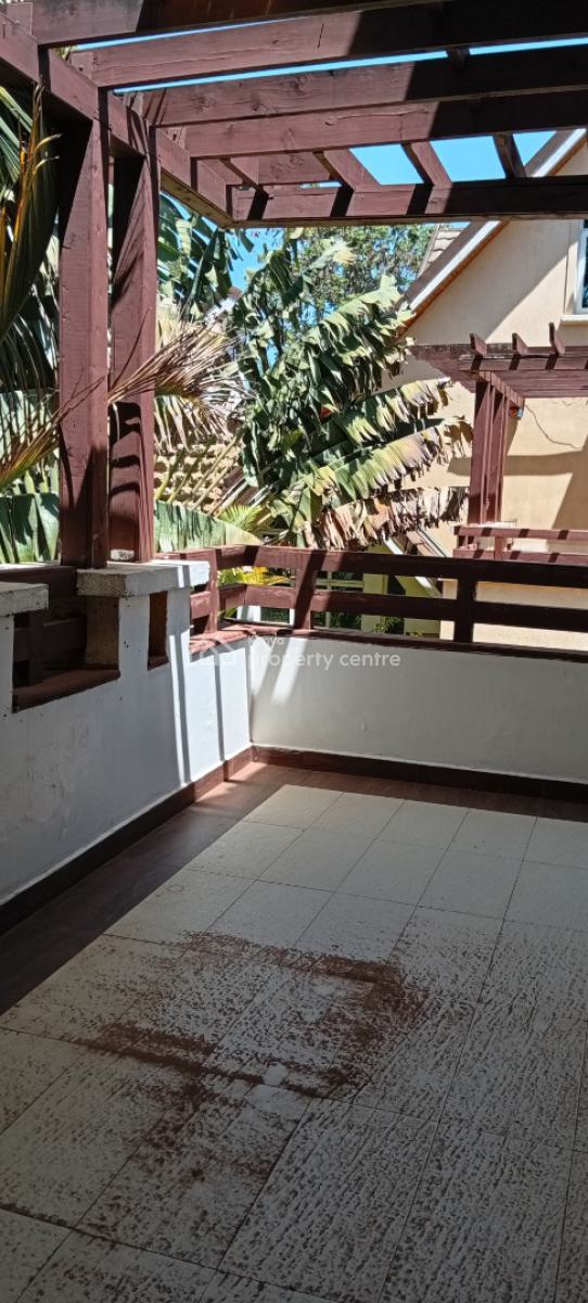 Five Bedroom All Ensuite Townhouse with a Garden, Green Shopping Center, Lavington, Nairobi, Townhouse for Rent
