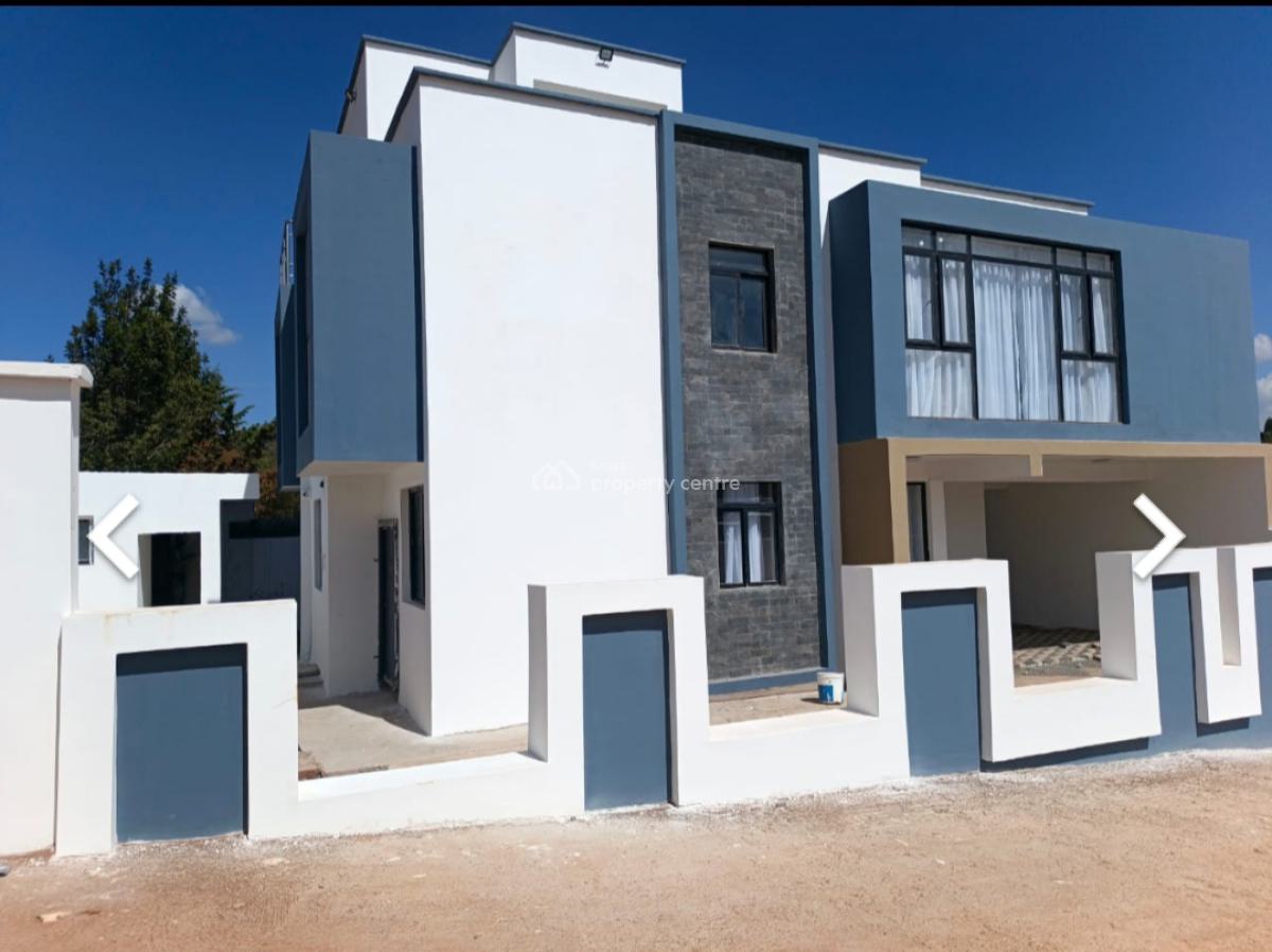 Contemporary 5bedroom Maisonette All Ensuite with Dsq and Pool, 500m From Tarmac Rd, Kikuyu, Kiambu, House for Sale