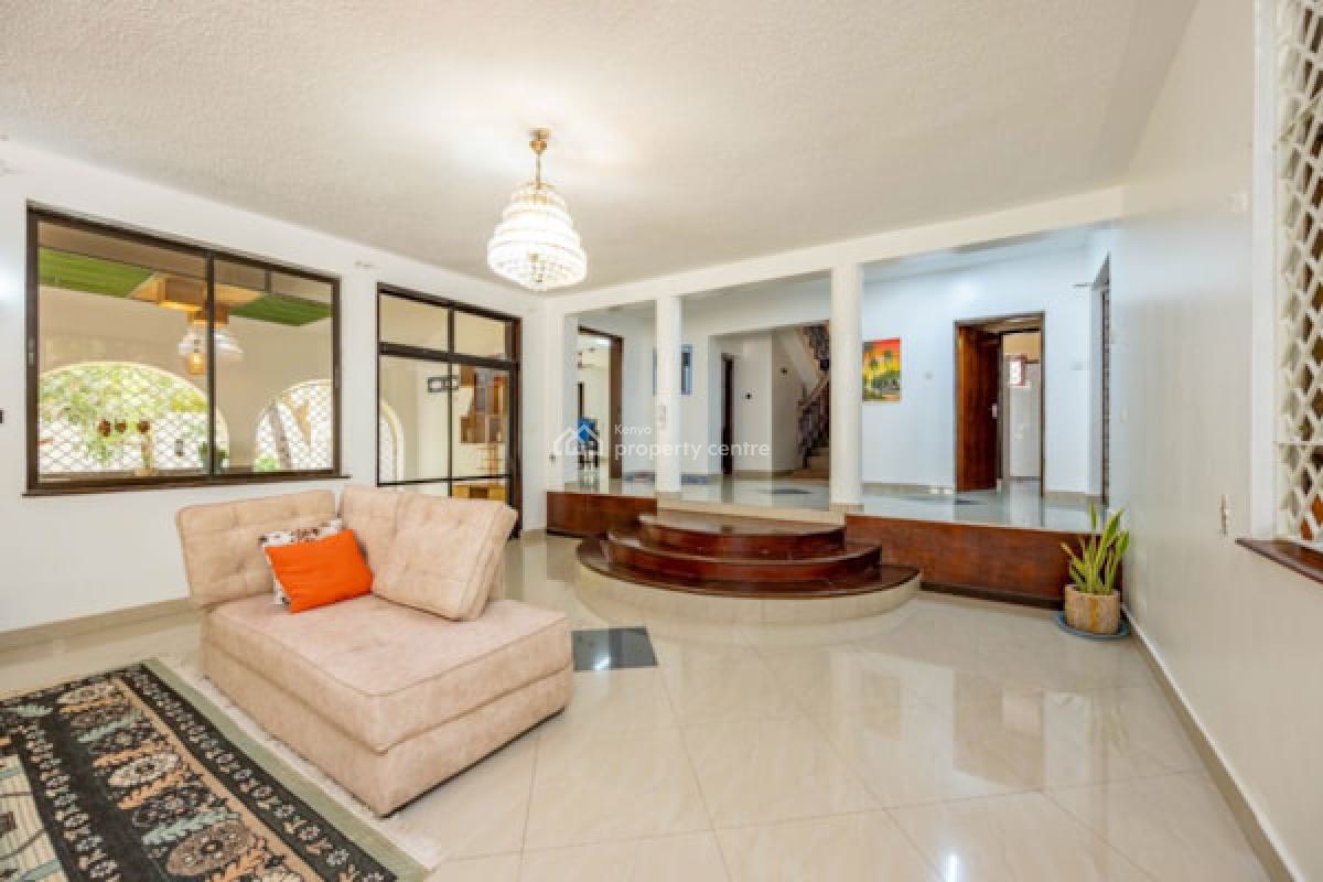 5 Bedrooms Maisonette on a 0.20 Ha. Plot in Nyali 45m, Nyali, Nyali, Mombasa, Townhouse for Sale