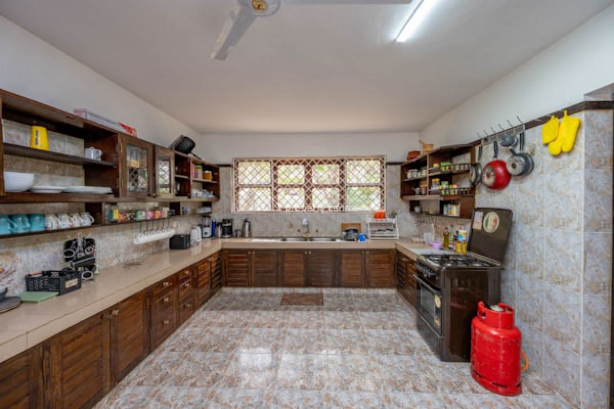 5 Bedrooms Maisonette on a 0.20 Ha. Plot in Nyali 45m, Nyali, Nyali, Mombasa, Townhouse for Sale