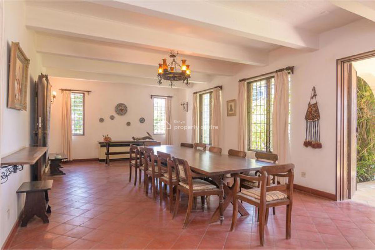5 Bedrooms Villa on a 2 Acres Very Private Beach Property with a Swimm, Nyali, Nyali, Mombasa, Townhouse for Sale