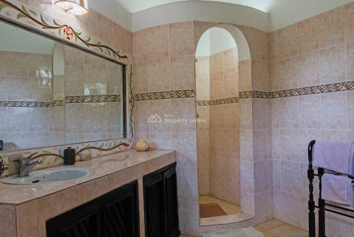 Luxury 6-bedroom All-en-suite Villa Near The Beach, Jacaranda Road, Watamu, Kilifi, House for Sale