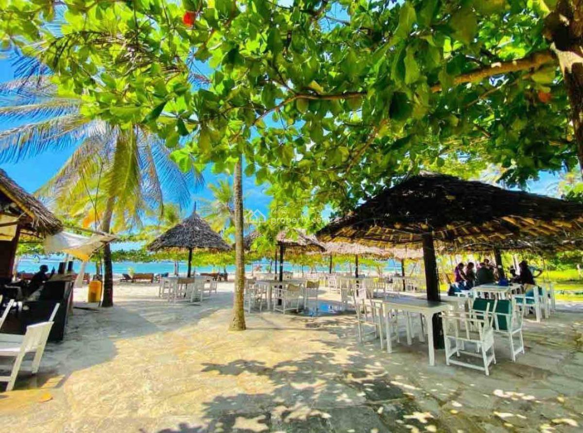 Luxurious Studio Beach Front a for Airbnb /short Stays in Diani,ukunda, Diani, Ukunda, Kwale, Apartment Short Let