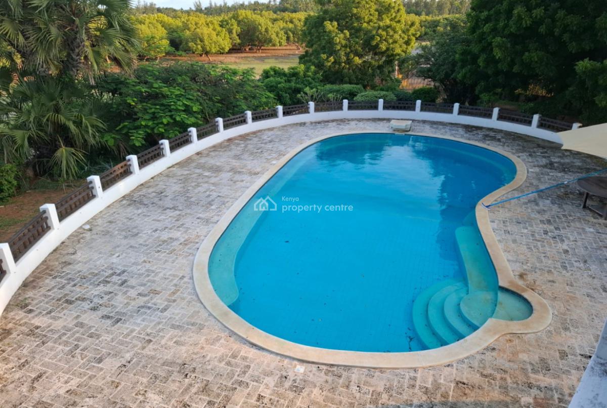 Stunning 4-bedroom Lakeside Villa, Turtle Bay Riad ,prawn Lake, Watamu, Kilifi, House for Sale
