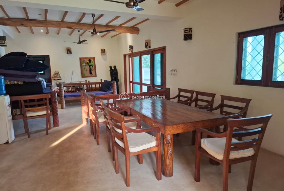 Stunning 4-bedroom Lakeside Villa, Turtle Bay Riad ,prawn Lake, Watamu, Kilifi, House for Sale