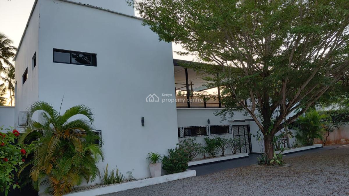 Modern 4-bedroom Coastal Home Near The Beach, Turtle Bay Road, Watamu, Kilifi, House for Sale