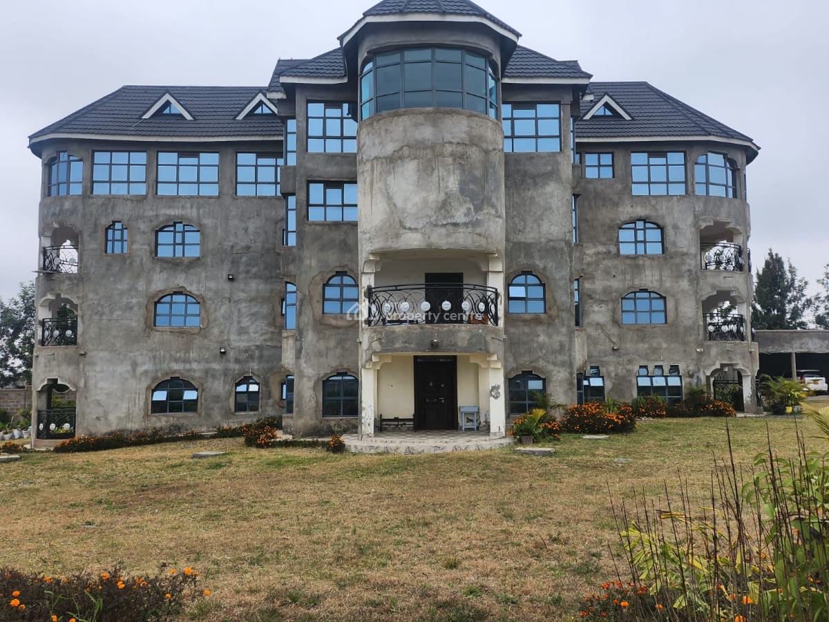 Prime Property: 8 Acres with a 10 Bedrooms Mansion+ Swimming Pool, Kiserian-isinya Road, Ongata Rongai, Kajiado, House for Sale