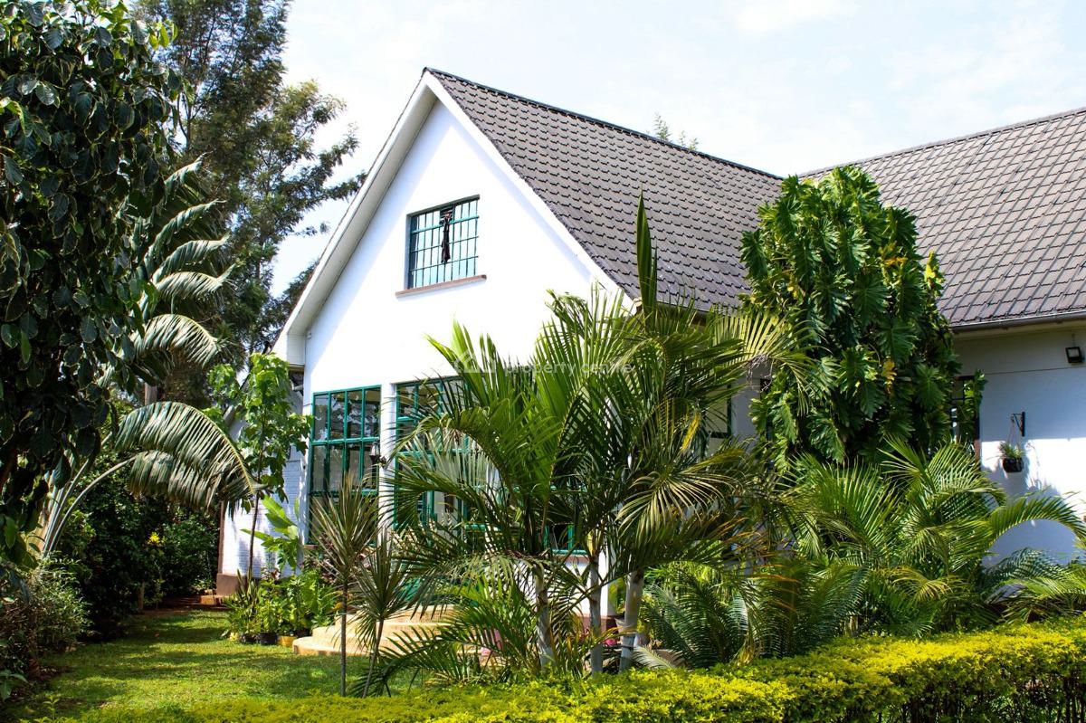 Gorgeous 3 Bedrooms Bungalow with an Attic & Well Manicured Garden, Mambo Leo, West Kisumu, Kisumu, House for Sale