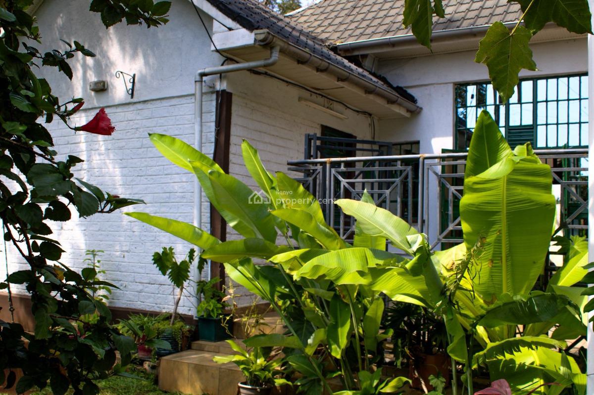 Gorgeous 3 Bedrooms Bungalow with an Attic & Well Manicured Garden, Mambo Leo, West Kisumu, Kisumu, House for Sale