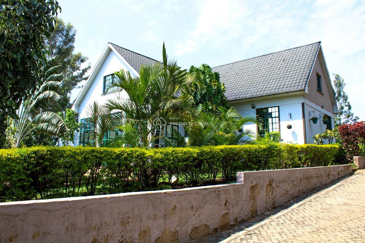 Gorgeous 3 Bedrooms Bungalow with an Attic & Well Manicured Garden, Mambo Leo, West Kisumu, Kisumu, House for Sale