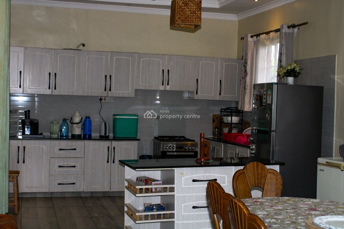 Gorgeous 3 Bedrooms Bungalow with an Attic & Well Manicured Garden, Mambo Leo, West Kisumu, Kisumu, House for Sale