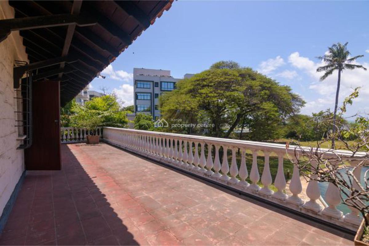 5 Bedrooms Villa on a 2 Acres Very Private Beach Property with a Swimm, Nyali, Nyali, Mombasa, Townhouse for Sale