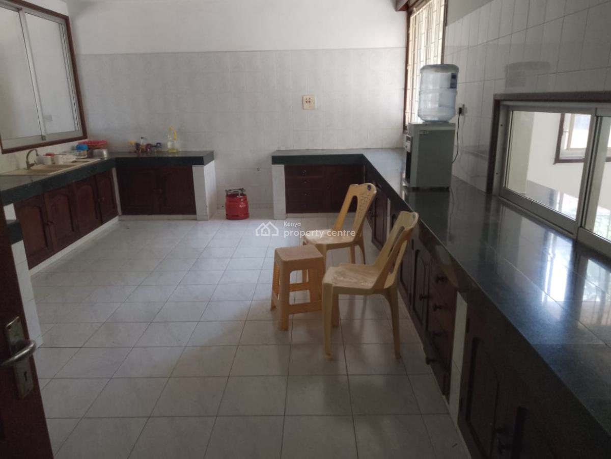 4 Bedroom House on a Half Acre a Long Links Road in Mombasa -, Nyali Mombasa, Nyali, Mombasa, Townhouse for Sale