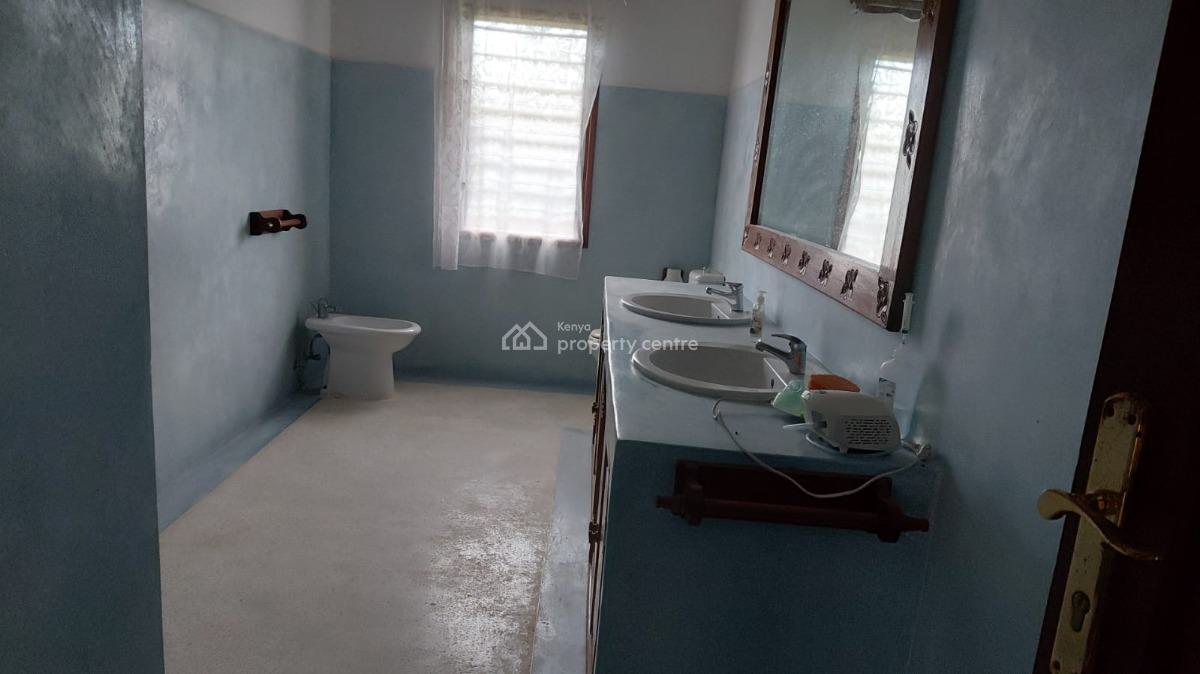 Malindi 3 Bedroom House Ensuite Sitting on 2 Acres, Garage, Undergroun, Malindi, Malindi Town, Kilifi, Townhouse for Sale