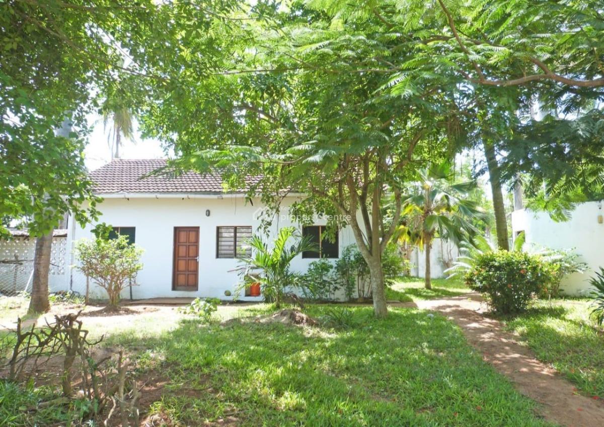 4 Bedroom House Sitting on O.8 Acres, Watamu, Kilifi, Townhouse for Sale