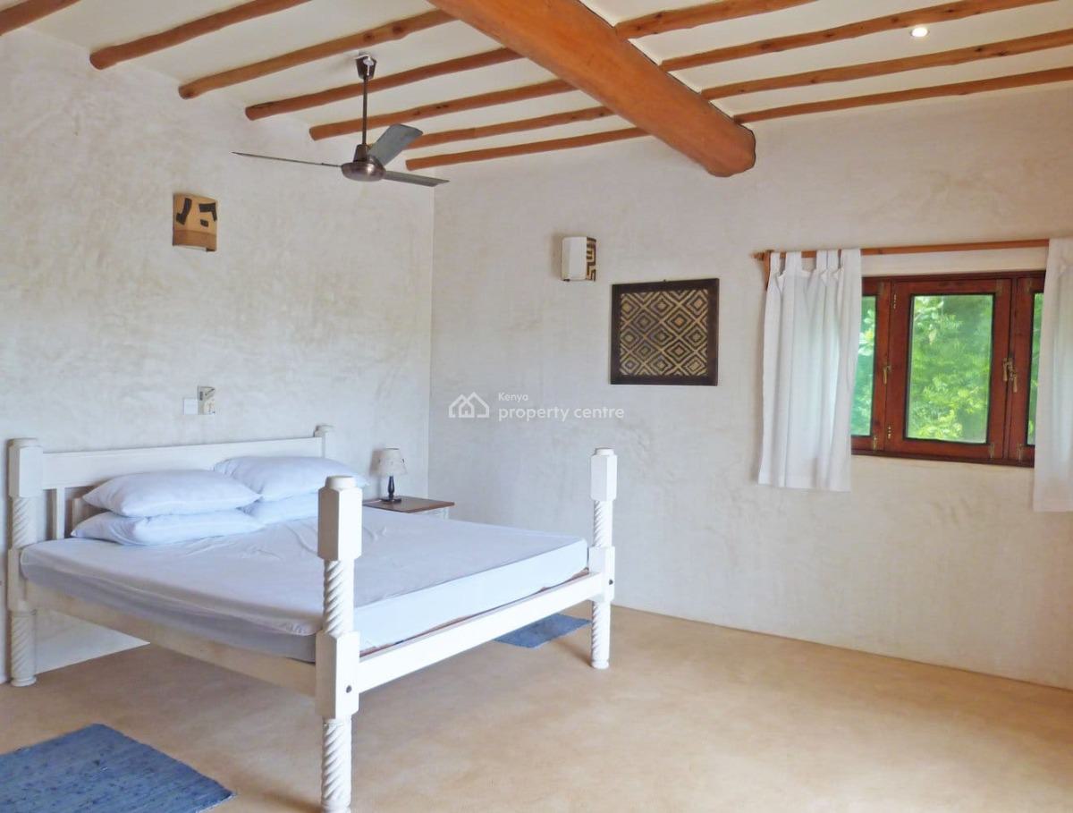4 Bedroom House Sitting on O.8 Acres, Watamu, Kilifi, Townhouse for Sale