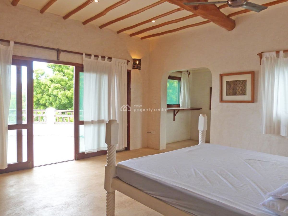 4 Bedroom House Sitting on O.8 Acres, Watamu, Kilifi, Townhouse for Sale