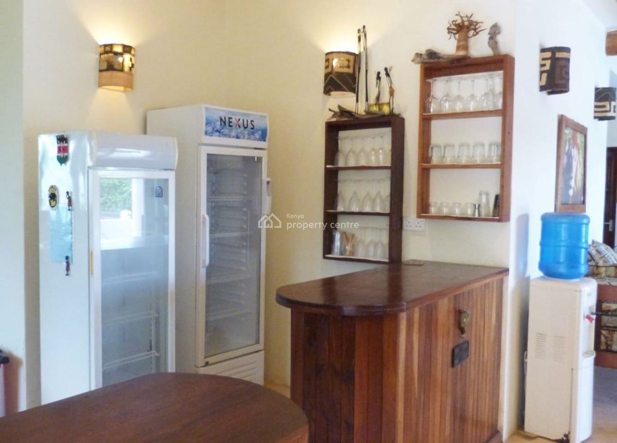 4 Bedroom House Sitting on O.8 Acres, Watamu, Kilifi, Townhouse for Sale