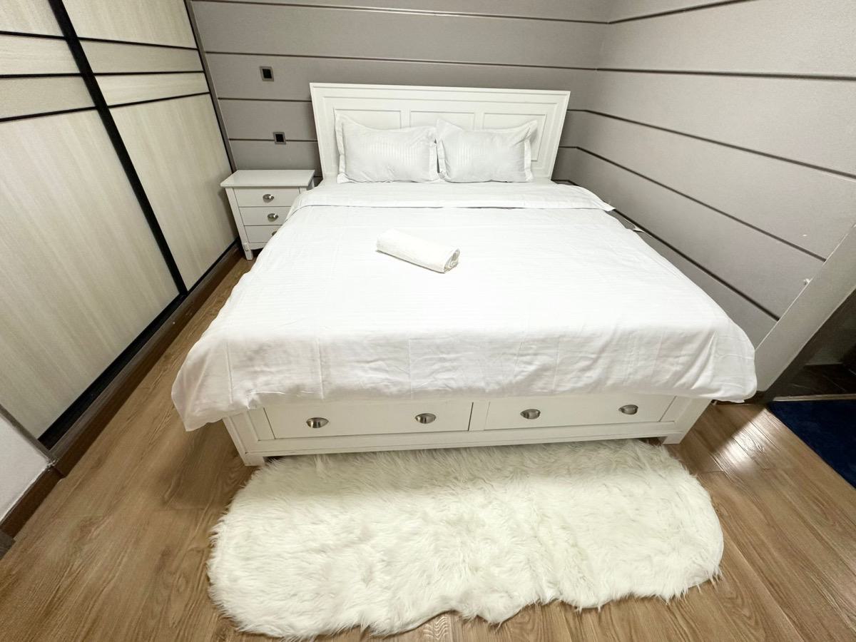 Fully Furnished and Serviced 2 Bedroom Apartment Master Ensuite Availa, Kilimani, Nairobi, Apartment for Rent