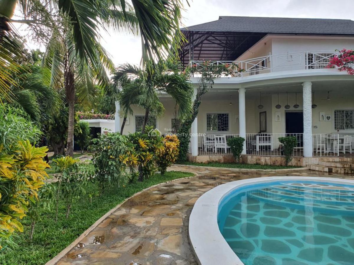 4 Bedroom House Sitting on 1/2 Acre Plot in Malindi Causorina. Ample P, Malindi, Malindi Town, Kilifi, Townhouse for Sale