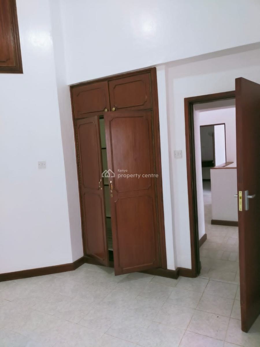 Spacious Private Compound Ideal for Family Living 10 Bedrooms Home, Oloitotok Road, Kileleshwa, Nairobi, Townhouse for Rent