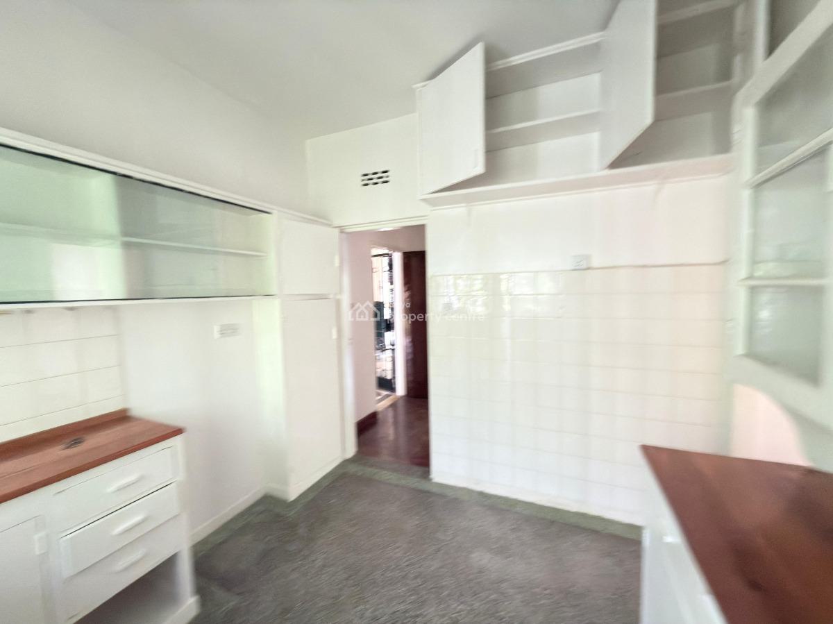 Old-charm Spacious 2 Bedrooms Apartment, Dennis Pritt Road, Kilimani, Nairobi, Apartment for Rent