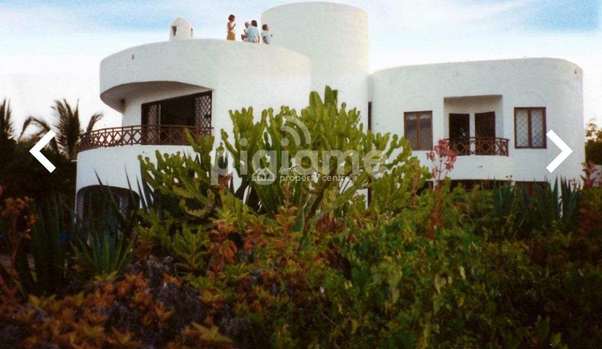 4 Bedrooms Villa Sitting on a 2.2 Acres Beach Property, Shanzu Mombasa, Shanzu, Mombasa, Townhouse for Sale