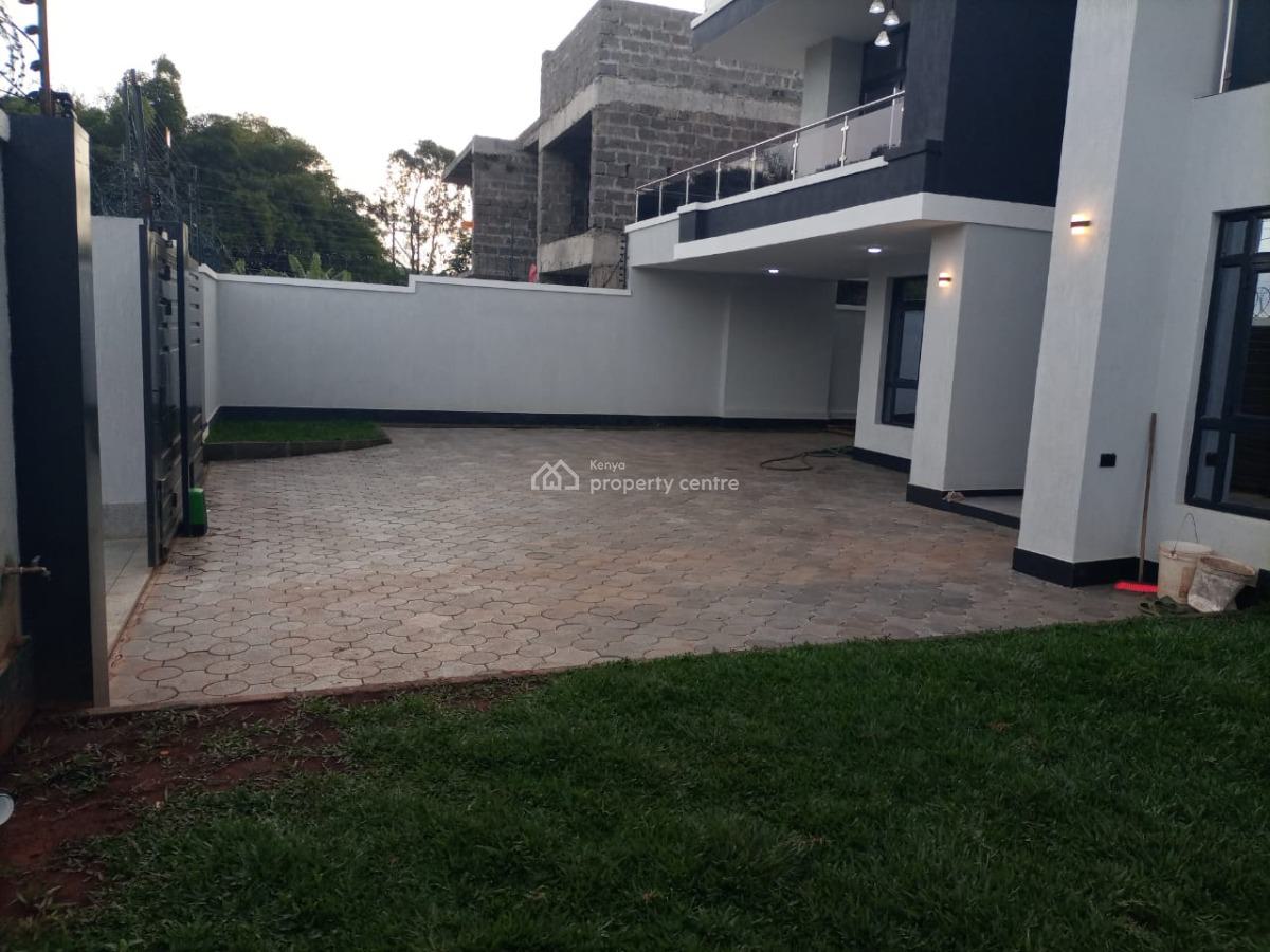 5 Bedroom House with Sq All Ensuite Ruiru.  Has a Family Room, Study R, Ruiru, Ruiru, Kiambu, Townhouse for Sale