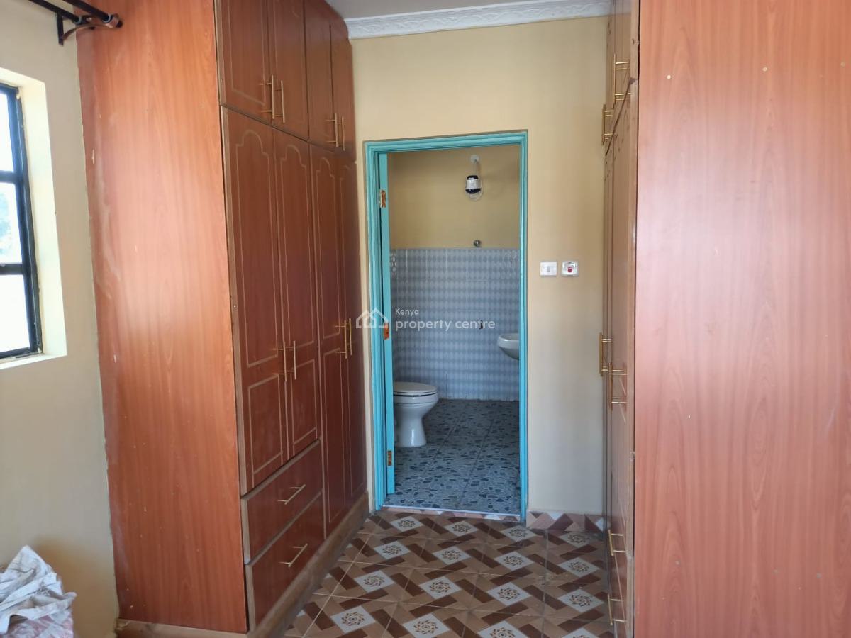 Beautiful 4 Bedroom Bungalow Ensuite on an Eighth, Ongata Rongai, Kajiado, House for Sale