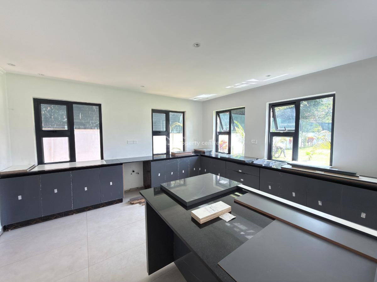 New 6 Bedrooms House on ½ Acre, Runda, Westlands, Nairobi, House for Rent