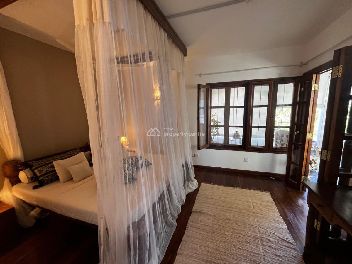Luxury Penthouse Studio with Jacuzzi at Beverly Suites, Beverly Suites Silversands Road, Malindi Town, Kilifi, Bedsitter (single Room) Short Let