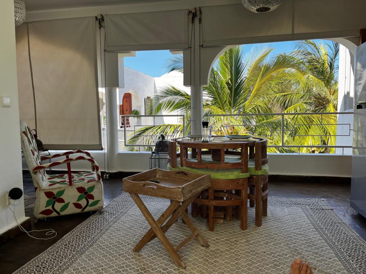 Luxury Penthouse Studio with Jacuzzi at Beverly Suites, Beverly Suites Silversands Road, Malindi Town, Kilifi, Bedsitter (single Room) Short Let