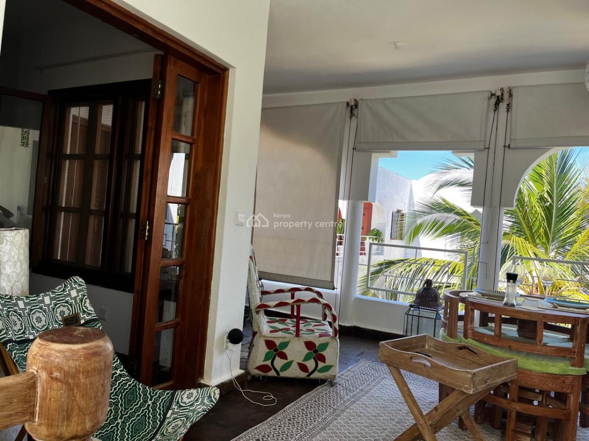 Luxury Penthouse Studio with Jacuzzi at Beverly Suites, Beverly Suites Silversands Road, Malindi Town, Kilifi, Bedsitter (single Room) Short Let