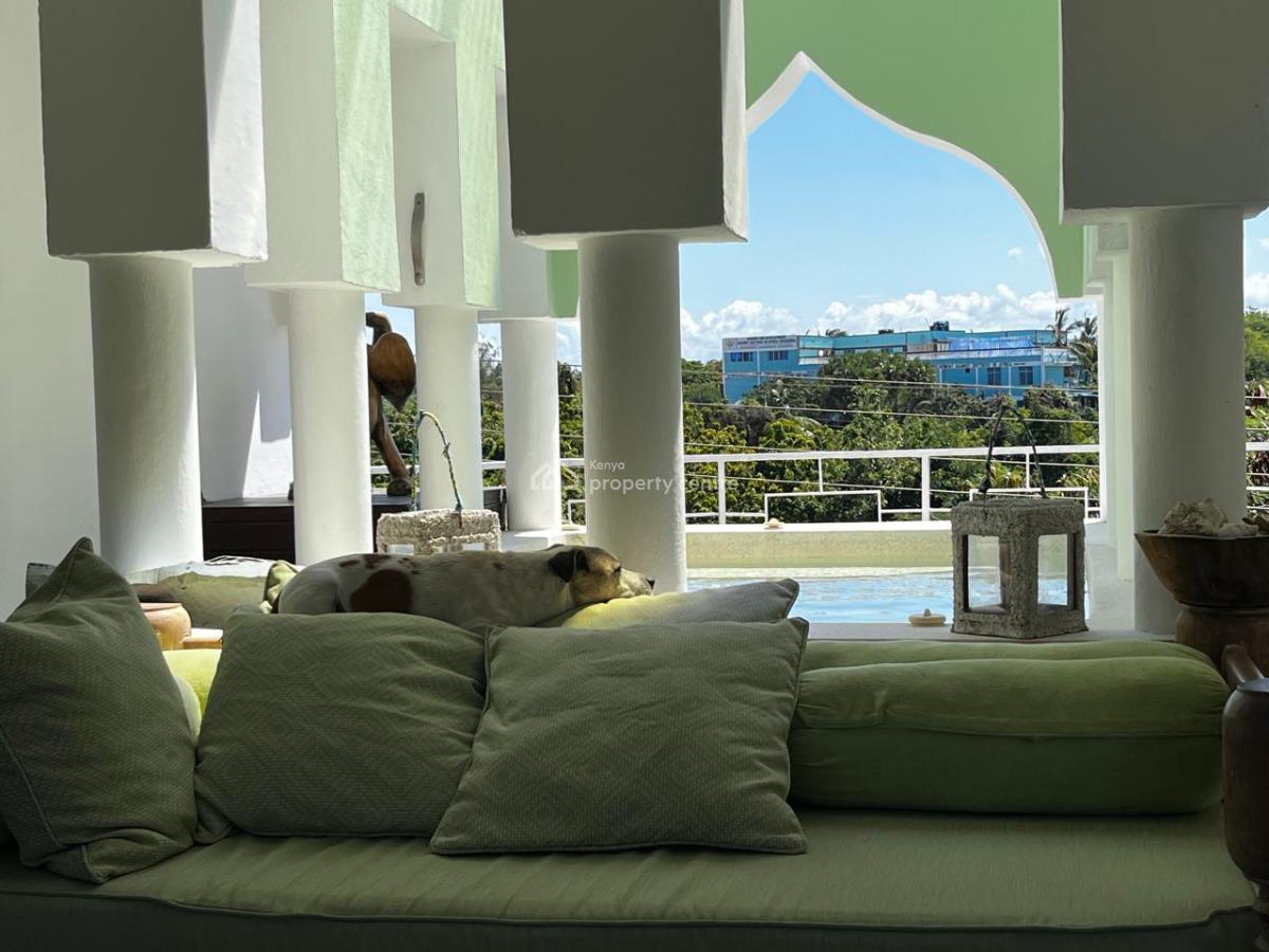 Luxury Penthouse Studio with Jacuzzi at Beverly Suites, Beverly Suites Silversands Road, Malindi Town, Kilifi, Bedsitter (single Room) Short Let