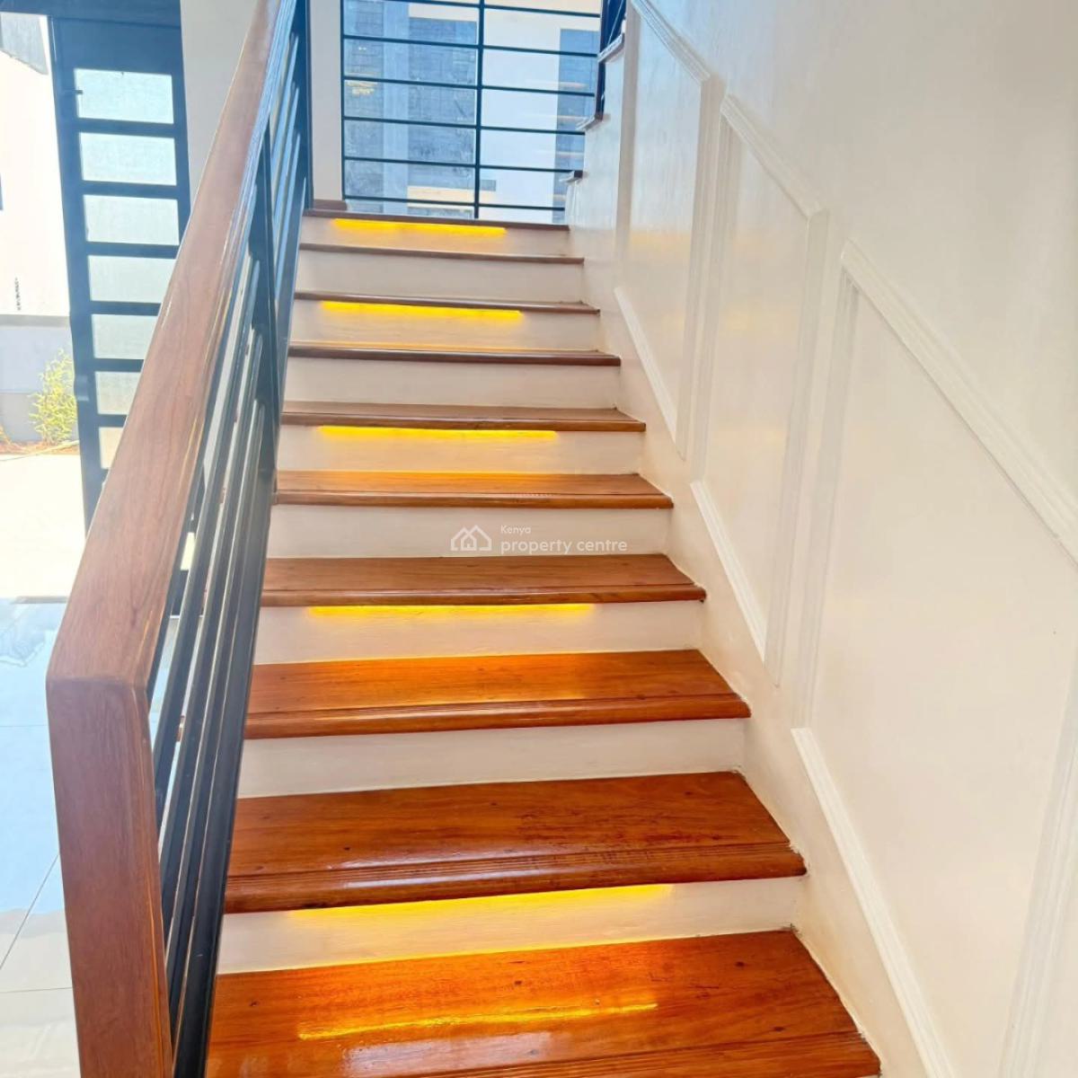 Contemporary 4bedroom Maisonette All Ensuite with Dsq, Mugutha, Ruiru, Ruiru, Kiambu, House for Sale