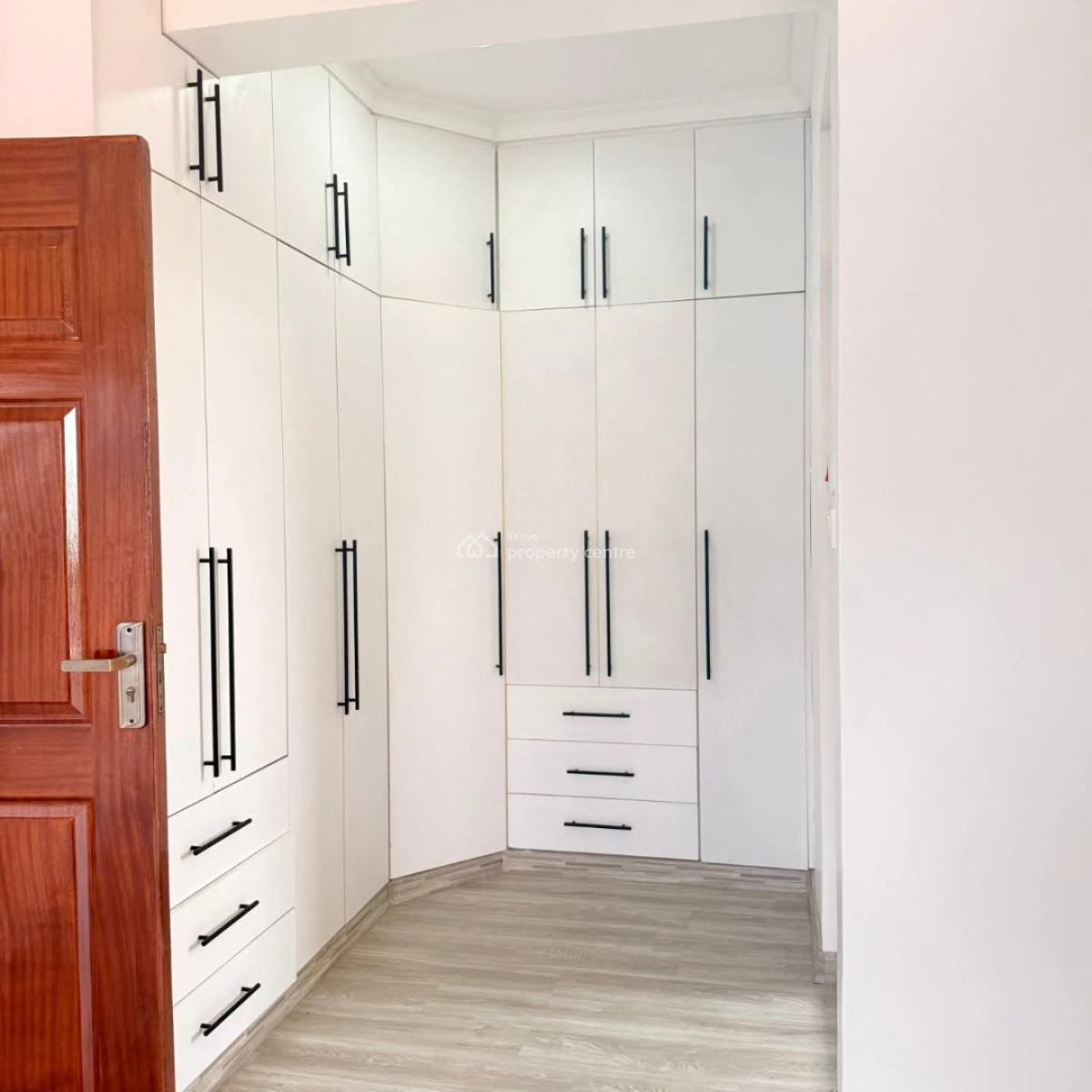 Contemporary 4bedroom Maisonette All Ensuite with Dsq, Mugutha, Ruiru, Ruiru, Kiambu, House for Sale