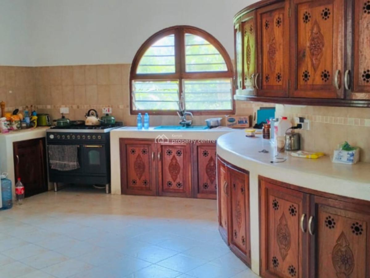 Beachfront All Ensuite 4-bedroom Villa, Off Kanani Road, Watamu, Kilifi, House for Sale