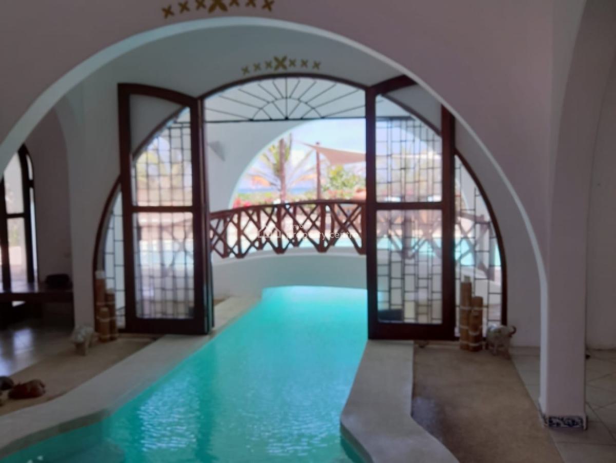 Beachfront All Ensuite 4-bedroom Villa, Off Kanani Road, Watamu, Kilifi, House for Sale