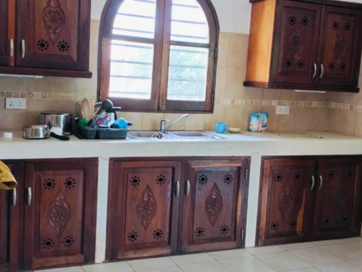 Beachfront All Ensuite 4-bedroom Villa, Off Kanani Road, Watamu, Kilifi, House for Sale