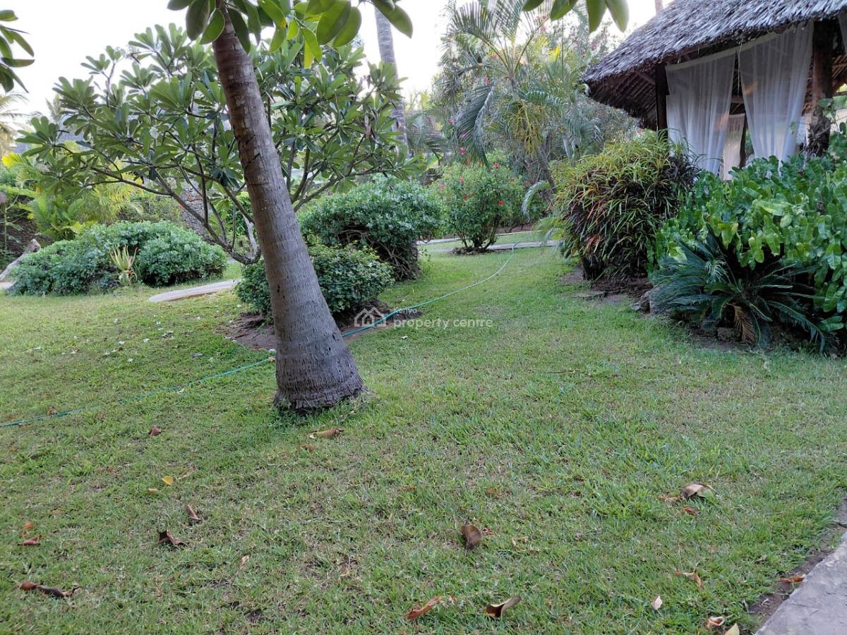 4 Bedrooms Sitting on Aquater of Acre Fulfurnished  Located in Watamu, Watamu, Watamu, Kilifi, Townhouse for Sale