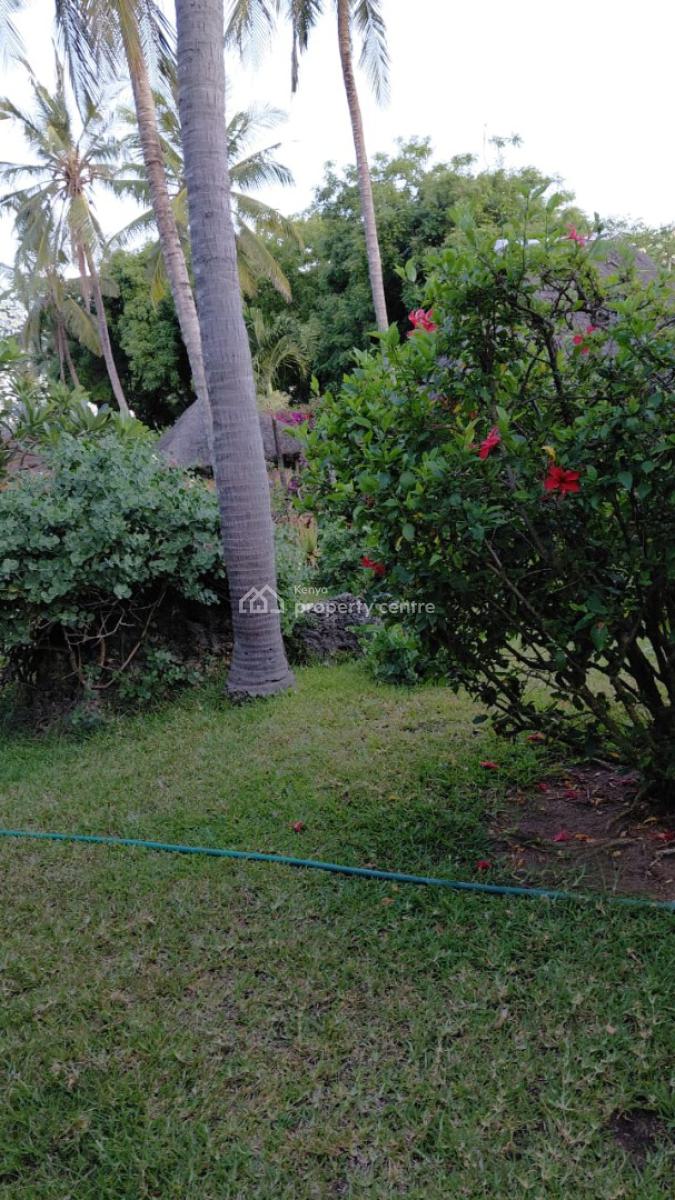 4 Bedrooms Sitting on Aquater of Acre Fulfurnished  Located in Watamu, Watamu, Watamu, Kilifi, Townhouse for Sale