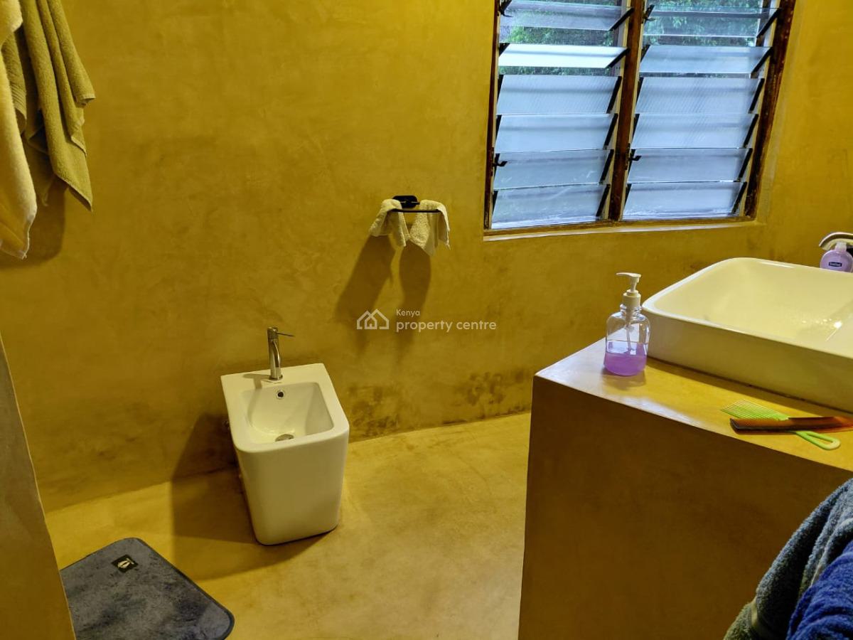 4 Bedrooms Sitting on Aquater of Acre Fulfurnished  Located in Watamu, Watamu, Watamu, Kilifi, Townhouse for Sale