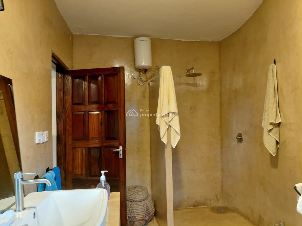 4 Bedrooms Sitting on Aquater of Acre Fulfurnished  Located in Watamu, Watamu, Watamu, Kilifi, Townhouse for Sale