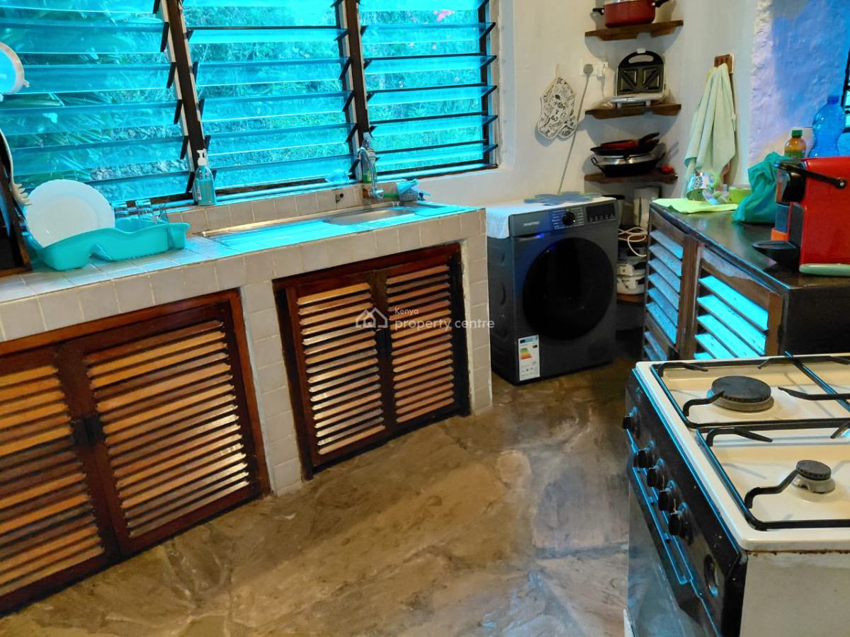 4 Bedrooms Sitting on Aquater of Acre Fulfurnished  Located in Watamu, Watamu, Watamu, Kilifi, Townhouse for Sale