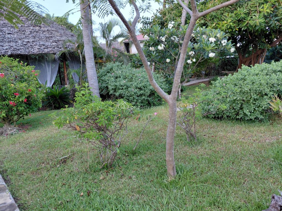 4 Bedrooms Sitting on Aquater of Acre Fulfurnished  Located in Watamu, Watamu, Watamu, Kilifi, Townhouse for Sale